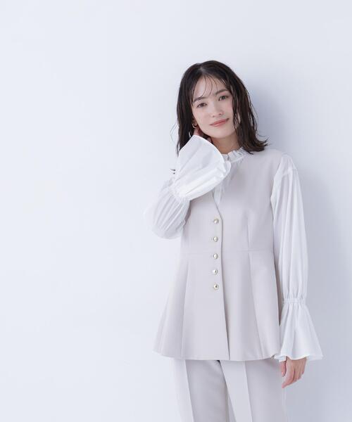 NATURAL BEAUTY BASIC(ナチュラルビューティーベーシック)の「◇フロントボタンペプラムジレ SETUP(その他アウター・レディース・ブルー/ネイビー/ベージュ・MEDIUM/SMALL)」の8枚目の写真