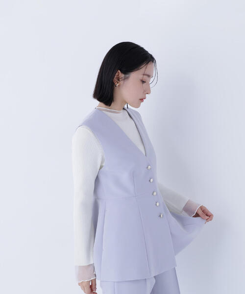 NATURAL BEAUTY BASIC(ナチュラルビューティーベーシック)の「◇フロントボタンペプラムジレ SETUP(その他アウター・レディース・ブルー/ネイビー/ベージュ・MEDIUM/SMALL)」の22枚目の写真