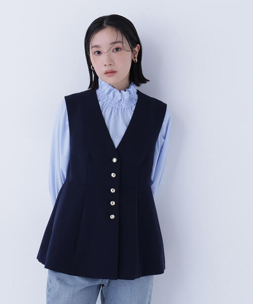 NATURAL BEAUTY BASIC(ナチュラルビューティーベーシック)の「◇フロントボタンペプラムジレ SETUP(その他アウター・レディース・ブルー/ネイビー/ベージュ・MEDIUM/SMALL)」の10枚目の写真