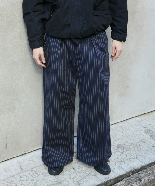 JOURNAL STANDARD（ジャーナルスタンダード）の「ピン ストライプ バギー ツイル パンツ（スラックス・メンズ・ブラック/ネイビー・LARGE/MEDIUM）」の11枚目の写真