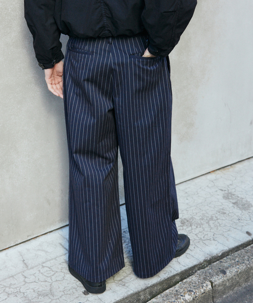 JOURNAL STANDARD（ジャーナルスタンダード）の「ピン ストライプ バギー ツイル パンツ（スラックス・メンズ・ブラック/ネイビー・LARGE/MEDIUM）」の14枚目の写真