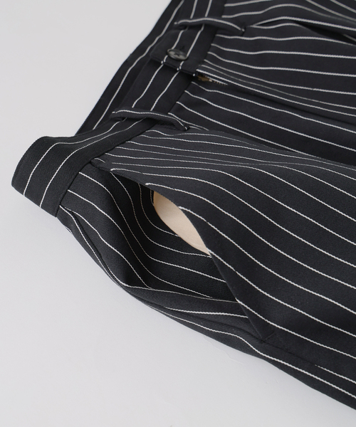 JOURNAL STANDARD（ジャーナルスタンダード）の「ピン ストライプ バギー ツイル パンツ（スラックス・メンズ・ブラック/ネイビー・LARGE/MEDIUM）」の20枚目の写真