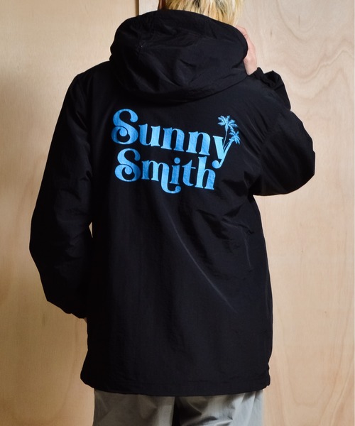 Sunny Smith(サニースミス)の「【ポケッタブル】 コットンライクナイロン ヤシの木ロゴ刺繍 アノラックパーカ(その他アウター・メンズ・ネイビー/ブラック・MEDIUM/LARGE)」の3枚目の写真