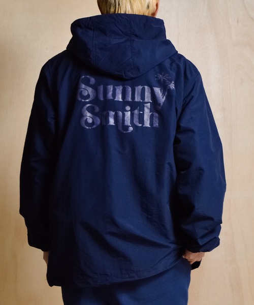 Sunny Smith(サニースミス)の「【ポケッタブル】 コットンライクナイロン ヤシの木ロゴ刺繍 アノラックパーカ(その他アウター・メンズ・ネイビー/ブラック・MEDIUM/LARGE)」の11枚目の写真