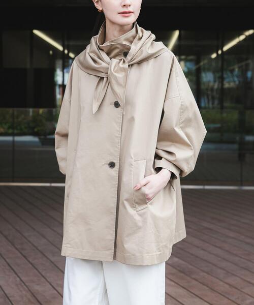 URBAN RESEARCH（アーバンリサーチ）の「スタンドカラーミドル丈トレンチコート（トレンチコート・レディース・ベージュ/ネイビー・36/38）」の4枚目の写真