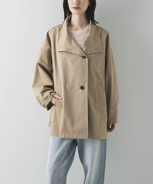 URBAN RESEARCH（アーバンリサーチ）の「スタンドカラーミドル丈トレンチコート（トレンチコート・レディース・ベージュ/ネイビー・36/38）」の3枚目の写真