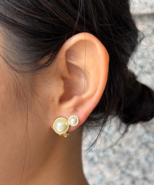 Caline Paris(カリーヌパリ)の「【Caline Paris/カリーヌパリ 】2連パールイヤリング/両耳(イヤリング・レディース・ゴールド・フリー)」の9枚目の写真