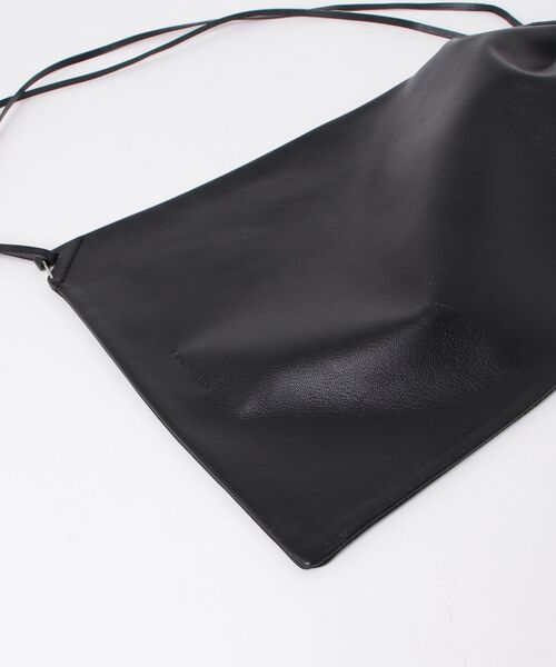 ED ROBERT JUDSON（エドロバートジャドソン）の「ED ROBERT JUDSON karabiner drawstring bag (B01SEBG-229LD)（ショルダーバッグ・メンズ・ブラック・FREE）」の3枚目の写真
