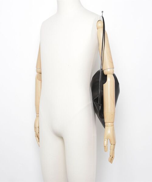 ED ROBERT JUDSON（エドロバートジャドソン）の「ED ROBERT JUDSON karabiner drawstring bag (B01SEBG-229LD)（ショルダーバッグ・メンズ・ブラック・FREE）」の5枚目の写真