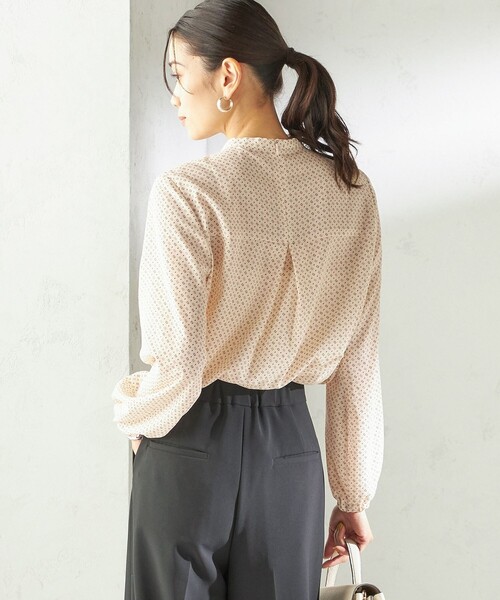 SHIPS(シップス)の「〈手洗い可能〉プリント タイ 長袖 ブラウス(シャツ/ブラウス・レディース・ネイビー/ベージュ系その他/オフホワイト・ONE SIZE)」の6枚目の写真