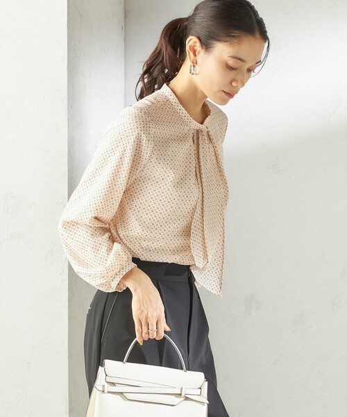SHIPS(シップス)の「〈手洗い可能〉プリント タイ 長袖 ブラウス(シャツ/ブラウス・レディース・ネイビー/ベージュ系その他/オフホワイト・ONE SIZE)」の8枚目の写真