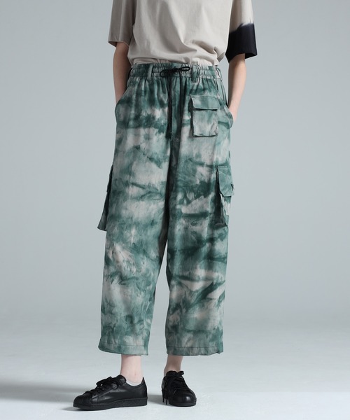 Y-3(ワイスリー)の「Y-3 UT AOP STRAIGHT PANTS(カーゴパンツ・メンズ・マルチ・X-SMALL/SMALL/MEDIUM/LARGE/X-LARGE)」の1枚目の写真