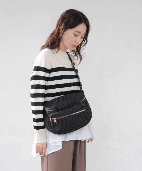 Bou Jeloud（ブージュルード）の「ドットメッシュボディバッグ（ボディバッグ/ウエストポーチ・レディース・ブラック・ONESIZE）」の5枚目の写真