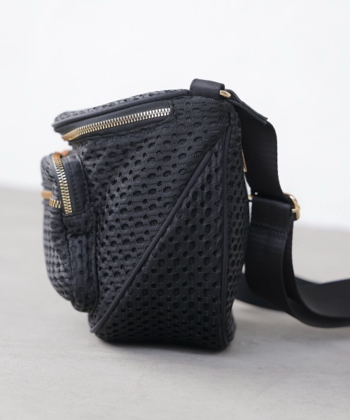 Bou Jeloud（ブージュルード）の「ドットメッシュボディバッグ（ボディバッグ/ウエストポーチ・レディース・ブラック・ONESIZE）」の11枚目の写真