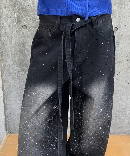 ROGER AND RAW（ロジャーアンドロウ）の「[ベルト付］ラインストーンデニムワイドパンツ（デニムパンツ・レディース・ブルー/ブラック・MEDIUM/SMALL）」の4枚目の写真