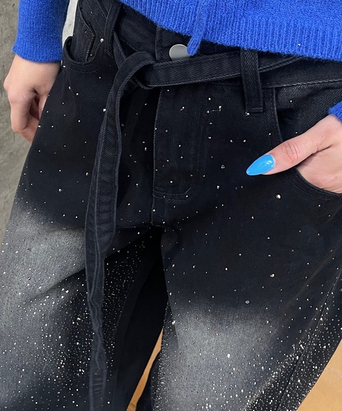ROGER AND RAW（ロジャーアンドロウ）の「[ベルト付］ラインストーンデニムワイドパンツ（デニムパンツ・レディース・ブルー/ブラック・MEDIUM/SMALL）」の9枚目の写真