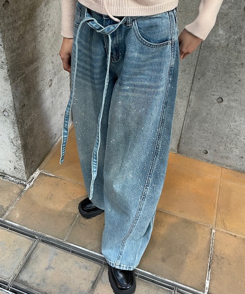 ROGER AND RAW（ロジャーアンドロウ）の「[ベルト付］ラインストーンデニムワイドパンツ（デニムパンツ・レディース・ブルー/ブラック・MEDIUM/SMALL）」の13枚目の写真