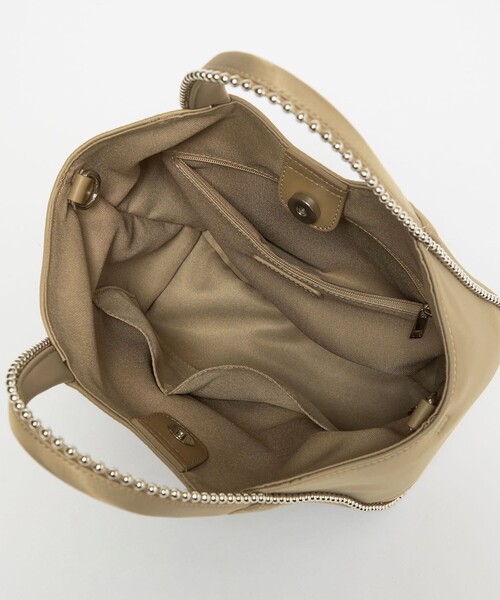 BEAUTY&YOUTH UNITED ARROWS（ビューティーアンドユースユナイテッドアローズ）の「ナイロン ボールチェーン ミドル 2WAY トートバッグ はっ水（トートバッグ・レディース・ブラック/ベージュ・FREE）」の8枚目の写真