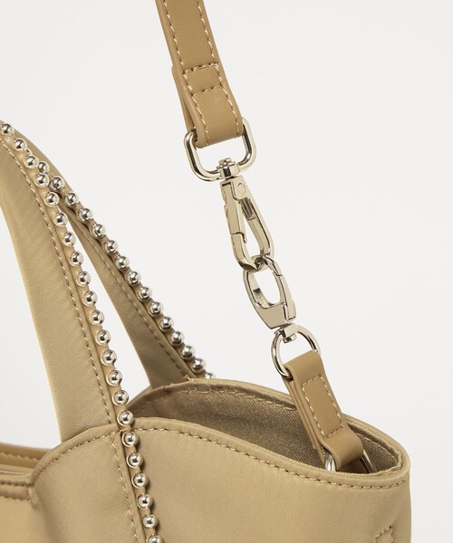 BEAUTY&YOUTH UNITED ARROWS（ビューティーアンドユースユナイテッドアローズ）の「ナイロン ボールチェーン ミドル 2WAY トートバッグ はっ水（トートバッグ・レディース・ブラック/ベージュ・FREE）」の9枚目の写真