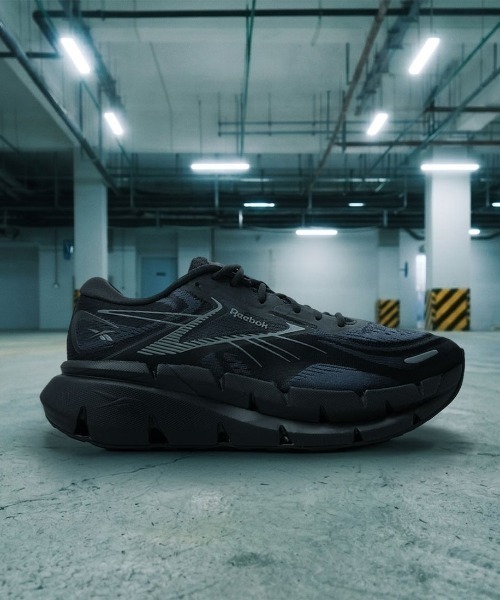 Reebok(リーボック)の「フロートジグ ダブル / FLOATZIG DOUBLE(スニーカー・メンズ・ライトブルー/ブラック/ブラック系その他・31cm/30.0cm/29.0cm/28.5cm/28.0cm/27.5cm/27.0cm/26.5cm/26.0cm/25.5cm/25.0cm)」の3枚目の写真
