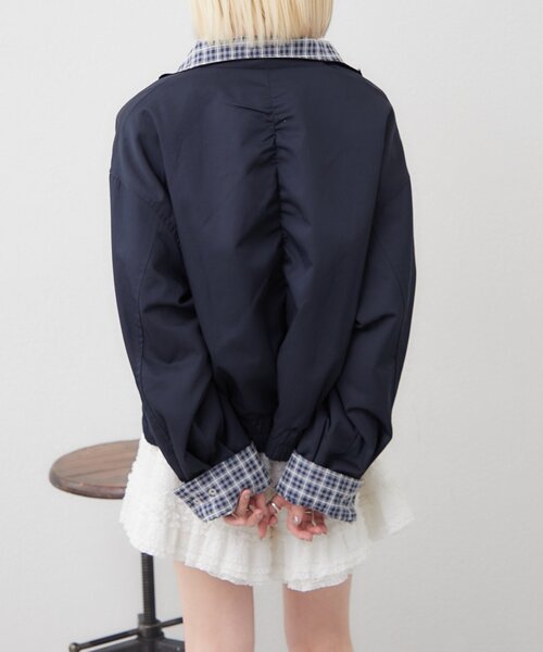 w closet（ダブルクローゼット）の「フリルポケットブルゾン（ブルゾン・レディース・ピンク/ネイビー・FREE）」の4枚目の写真