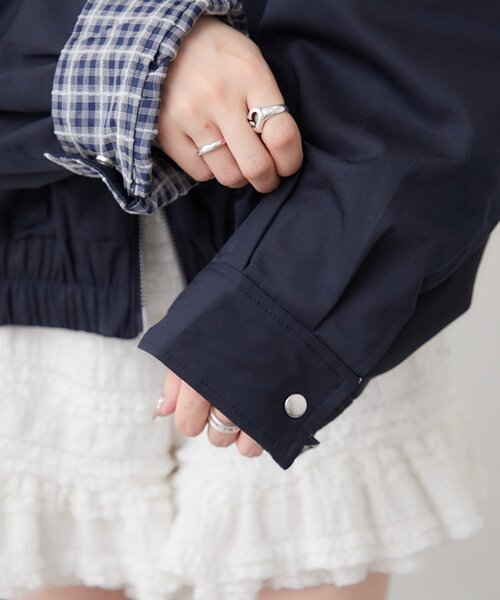 w closet（ダブルクローゼット）の「フリルポケットブルゾン（ブルゾン・レディース・ピンク/ネイビー・FREE）」の8枚目の写真