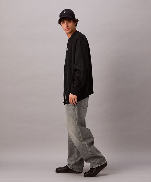 Calvin Klein（カルバン・クライン）の「【ユニセックス】Vネックリラックスコットンカーディガン（カーディガン/ボレロ・メンズ・ブラック/グレー・L/M/S/XL）」の4枚目の写真