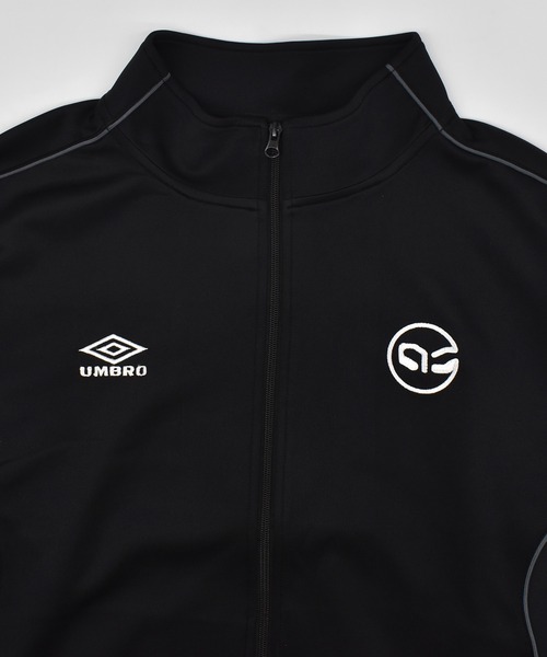 UMBRO(アンブロ)の「UMBRO/アンブロ UMBROカットトラックジャケット ジャケット UM26SSAL-TP01 ムラサキスポーツ限定(その他アウター・メンズ・ブラック/ネイビー・L/M)」の4枚目の写真