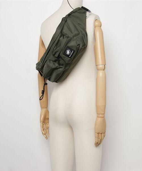Mammut（マムート）の「エクセロン 2.0 ウエストパック ジャパンエクスクルーシブ ラージ / Xeron 2.0 Waistpack JE Large（ボディバッグ/ウエストポーチ・メンズ・カーキ・5L）」の5枚目の写真