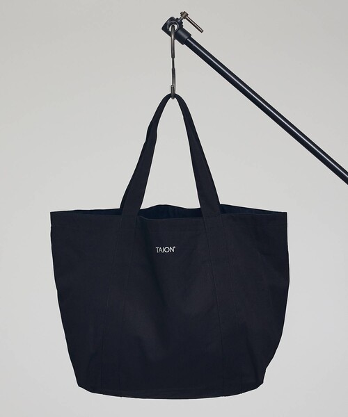TAION（タイオン）の「【TAION /タイオン】TOTE BAG-L/トートバッグL/リバーシブル【WEB限定】（トートバッグ・レディース・ベージュ/ブラウン/ブラック・フリー）」の9枚目の写真