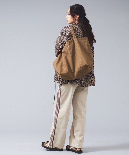 TAION（タイオン）の「【TAION /タイオン】TOTE BAG-L/トートバッグL/リバーシブル【WEB限定】（トートバッグ・レディース・ベージュ/ブラウン/ブラック・フリー）」の16枚目の写真