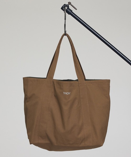 TAION（タイオン）の「【TAION /タイオン】TOTE BAG-L/トートバッグL/リバーシブル【WEB限定】（トートバッグ・レディース・ベージュ/ブラウン/ブラック・フリー）」の6枚目の写真