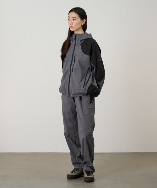 Gramicci（グラミチ）の「DWR HOODED FIELD JACKET / DWRフーデッドフィールドジャケット Gramicci グラミチ（ナイロンジャケット・メンズ・オリーブ/ブラック・XS/S/M/L/XL/XXL）」の7枚目の写真