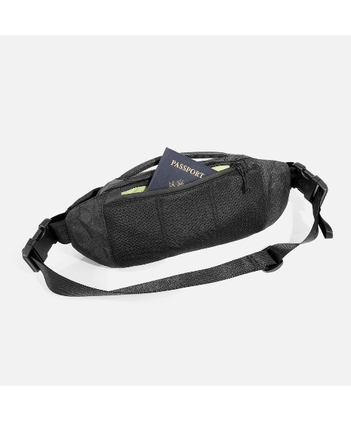 Aer（エアー）の「AER　City Sling 3 Ultra　/　AER-91054（ボディバッグ/ウエストポーチ・メンズ・ブラック・FREE）」の7枚目の写真