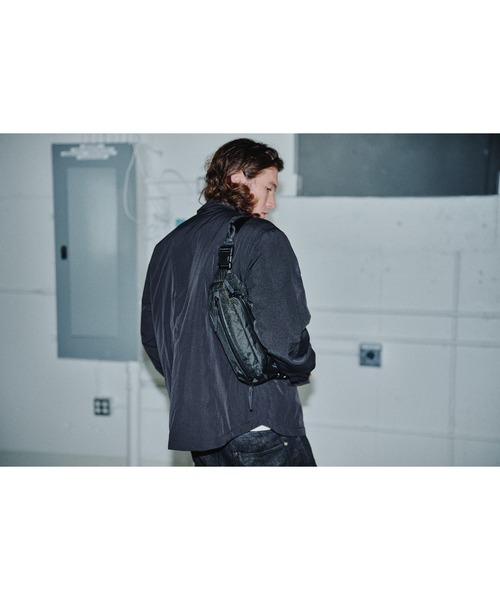 Aer（エアー）の「AER　City Sling 3 Ultra　/　AER-91054（ボディバッグ/ウエストポーチ・メンズ・ブラック・FREE）」の18枚目の写真