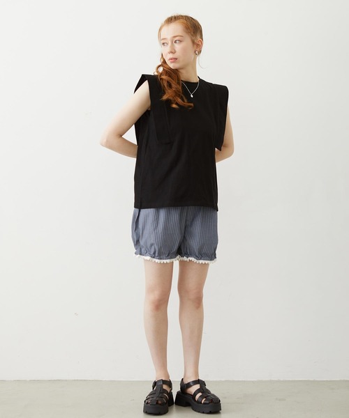 MILKFED.(ミルクフェド)の「BOXY SLEEVELESS TOP(Tシャツ/カットソー・レディース・オートミール/ブラウン/ブラック・ONE SIZE)」の11枚目の写真