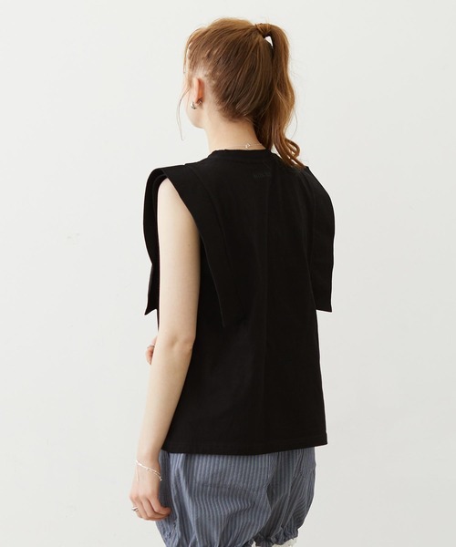 MILKFED.(ミルクフェド)の「BOXY SLEEVELESS TOP(Tシャツ/カットソー・レディース・オートミール/ブラウン/ブラック・ONE SIZE)」の8枚目の写真