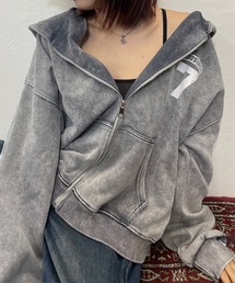 meJane（ミージェーン）の「ヴィンテージ加工 ナンバリングプリントジップパーカー（パーカー）」