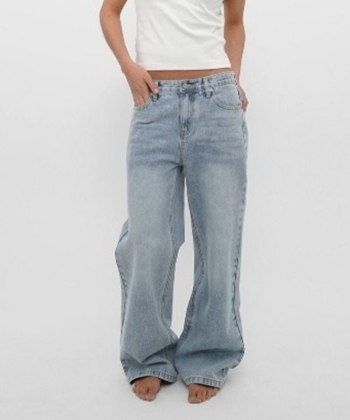 BLACKUP（ブラックアップ）の「[B-DENIM] WASHING LOW SLIM BOOTS-CUT JEANS 053（デニムパンツ・レディース・ライトブルー/ブルー・SMALL/MEDIUM/LARGE）」の2枚目の写真
