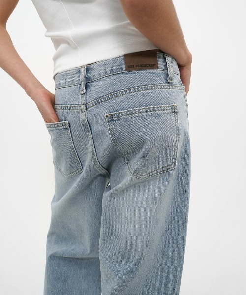 BLACKUP（ブラックアップ）の「[B-DENIM] WASHING LOW SLIM BOOTS-CUT JEANS 053（デニムパンツ・レディース・ライトブルー/ブルー・SMALL/MEDIUM/LARGE）」の17枚目の写真