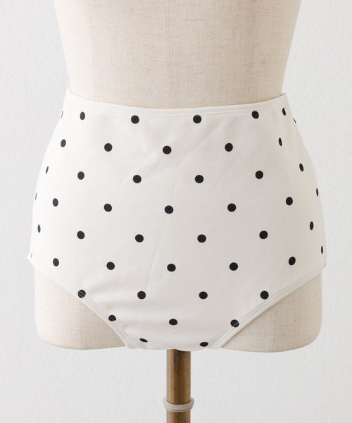 one after another NICE CLAUP(ワンアフターアナザーナイスクラップ)の「swimwear/フリルトップス+ミニスカート(水着・レディース・ドット/レッド/ブラック・FREE)」の9枚目の写真