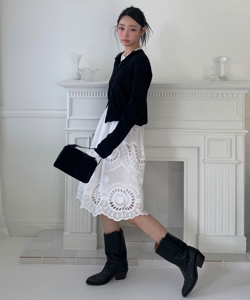 UNE MANSION(ユヌマンション)の「【2026SS新作アイテム】【UNE ORIGINAL HAND MADE】リブフラワーレースロングワンピース(ワンピース・レディース・ブラック/アイボリー・FREE)」の22枚目の写真