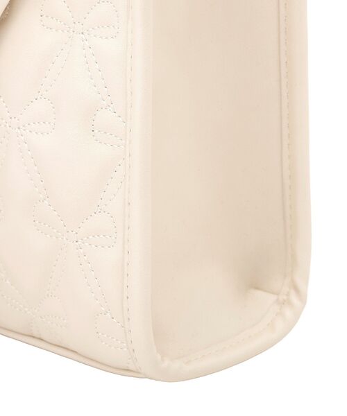 Maison de FLEUR(メゾンドフルール)の「スカーフ付きリボンキルティング2Wayスクエアトート(ハンドバッグ・レディース・ブラック/アイボリー/ピンク・FREE)」の13枚目の写真