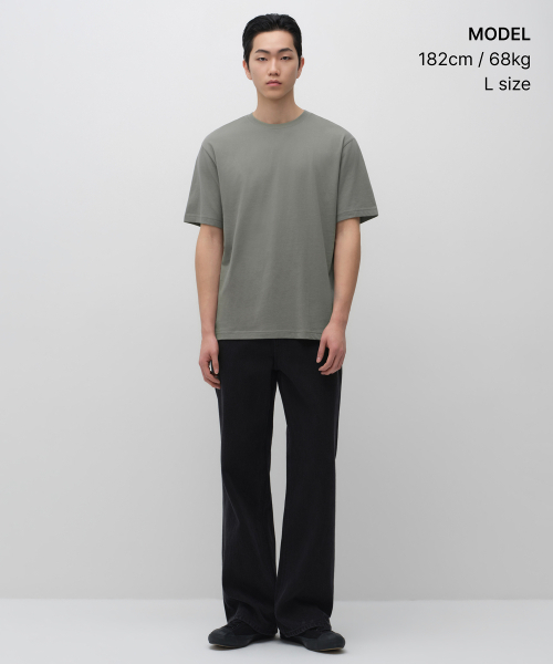 MUSINSA STANDARD（ムシンサスタンダード）の「レギュラークルネックTシャツ [カーキグレー]（Tシャツ/カットソー・メンズ・その他・SMALL/MEDIUM/LARGE/X-LARGE/2XL/3XL）」の2枚目の写真