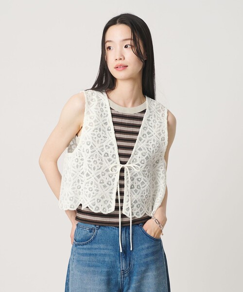 BEAUTY&YOUTH UNITED ARROWS（ビューティーアンドユースユナイテッドアローズ）の「コードレース ショートベスト（ベスト・レディース・オフホワイト/ブラック・FREE）」の2枚目の写真