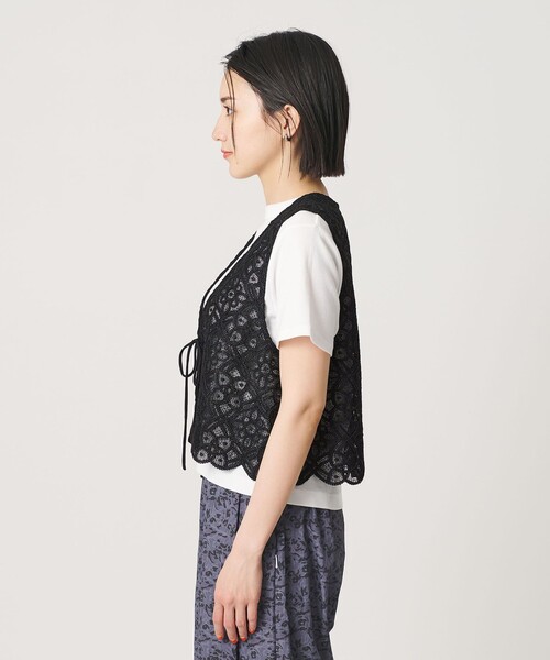 BEAUTY&YOUTH UNITED ARROWS（ビューティーアンドユースユナイテッドアローズ）の「コードレース ショートベスト（ベスト・レディース・オフホワイト/ブラック・FREE）」の15枚目の写真
