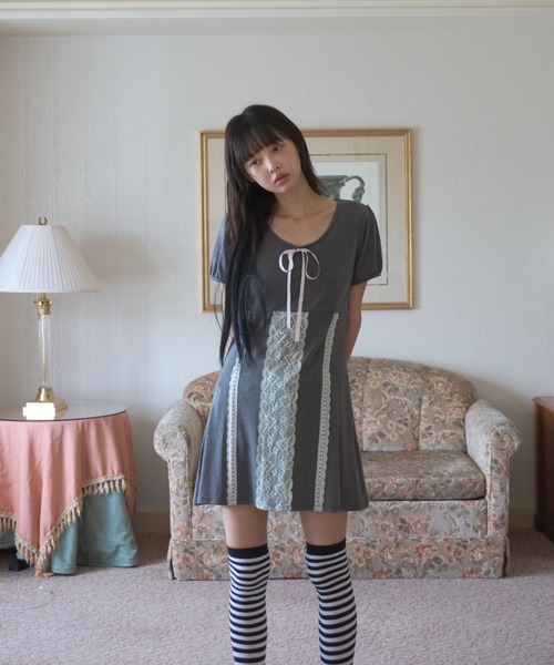 Smyeon(スミョン)の「Lace detail t-shirt dress/レース付きカットワンピース(ワンピース・レディース・グレー/ブラウン・FREE)」の10枚目の写真