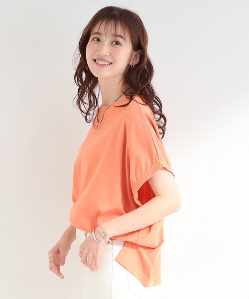SHOO・LA・RUE(シューラルー)の「【ひんやり/洗濯機可】シンプルにこなれて見せる お袖ギャザードルマンTシャツ(Tシャツ/カットソー・レディース・ライトベージュ/オレンジ/ホワイト系5/チャコールグレー・00)」の19枚目の写真