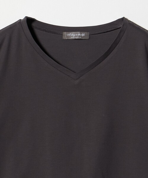 A DAY IN THE LIFE UNITED ARROWS(アデイインザライフユナイテッドアローズ)の「テンジク Vネック Tシャツ <A DAY IN THE LIFE>(Tシャツ/カットソー・レディース・オフホワイト/コバルトブルー/ダークグレー/その他1・FREE)」の15枚目の写真