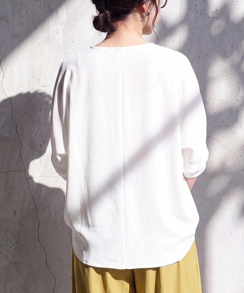 SELECT LEVERY(セレクトリベリー)の「接触冷感 スムース ドルマン プルオーバー(Tシャツ/カットソー・レディース・オフホワイト/ブラウン/グリーン/ブラック・LARGE/MEDIUM)」の18枚目の写真